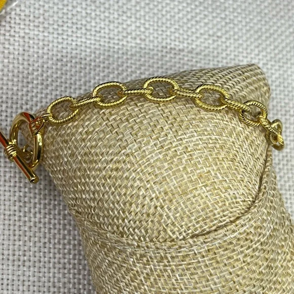 Vintage Chunky Gold Toggle Bracelet – Bold 80s/90s Statement Piece - Picture 5 of 13